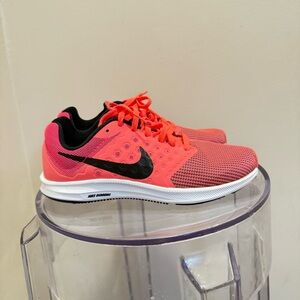 Woman’s Nike Downshifter 7 running shoes in pink 6.5